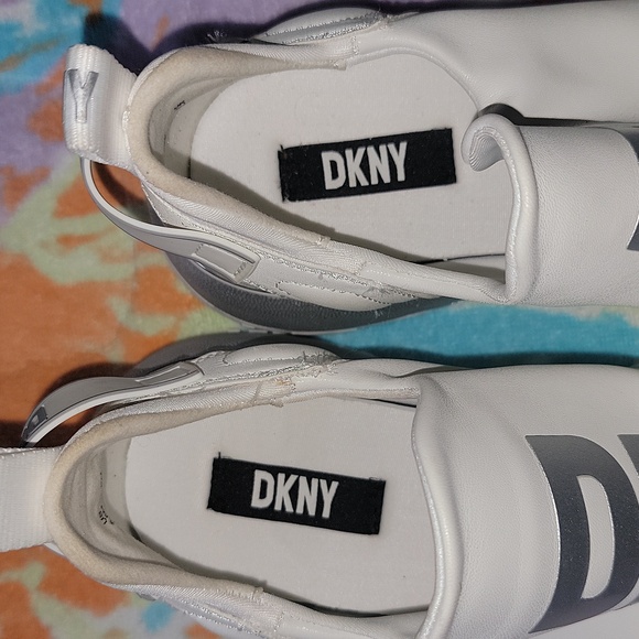 DKNY Women's Size 8.5 Kari-slip on white & silver sneakers - Picture 11 of 12